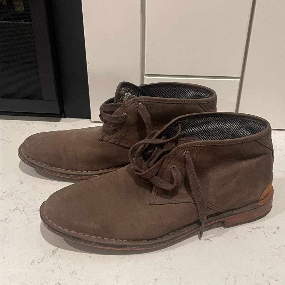 Sebago Men’s Halyard Brown Nubuck Chukka Boot Size 8.5